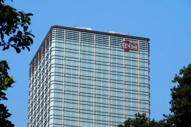 霍建宁打辅助	，李嘉诚家族攒下1600亿现金