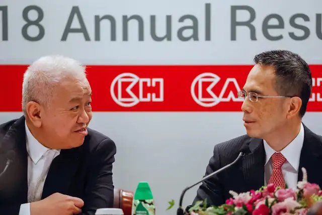 霍建宁打辅助，李嘉诚家族攒下1600亿现金